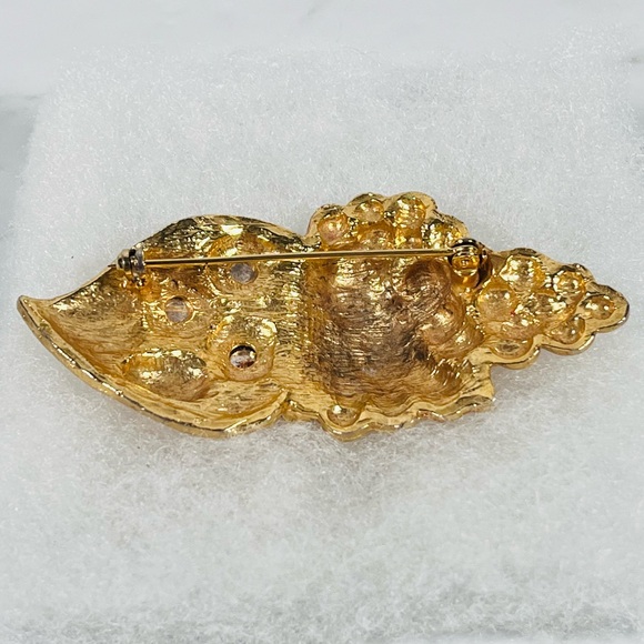 Vintage Leaf Brooch with Red Grape Accents - Picture 7 of 10